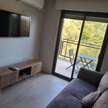 Blue Line - New Modern With Terrace & Ac *