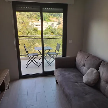 Blue Line - New Modern With Terrace & Ac * Nice