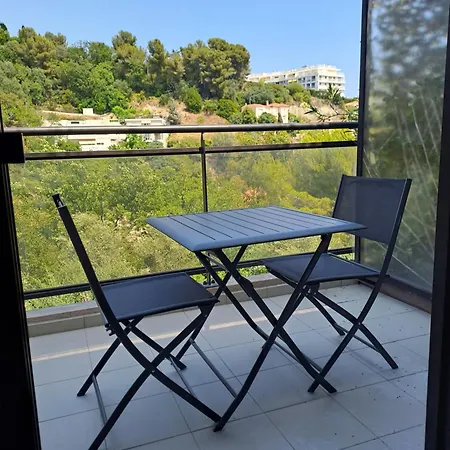 Blue Line - New Modern With Terrace & Ac *
